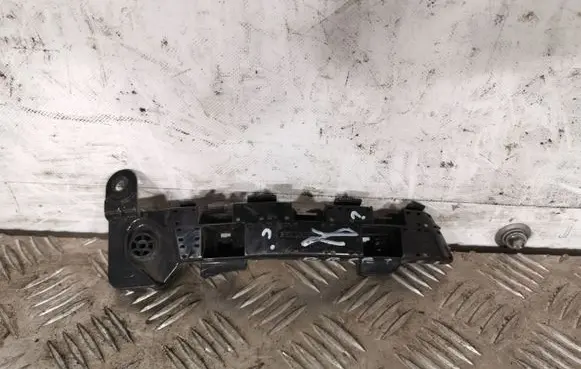 Honda CR-V Front bumper mounting bracket 71193T0A