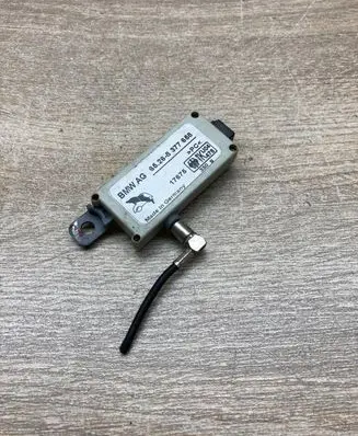 BMW X5 E53 Aerial antenna amplifier 8377658 17675
