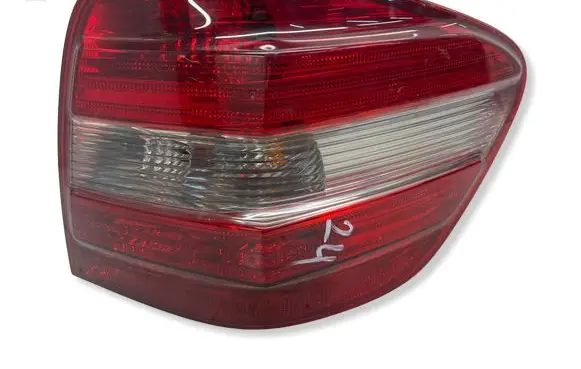 Mercedes-Benz ML W164 Rear/tail lights 404102R