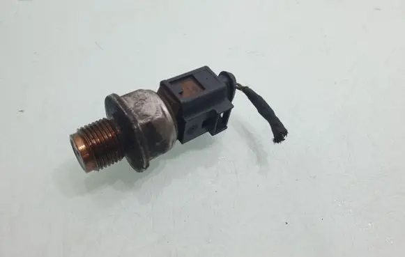 Volkswagen Touran II Fuel pressure sensor 03L906051