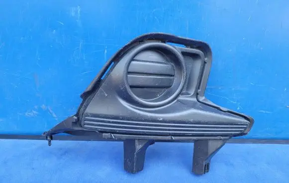 Toyota Highlander XU50 Front bumper lower grill 814810E140