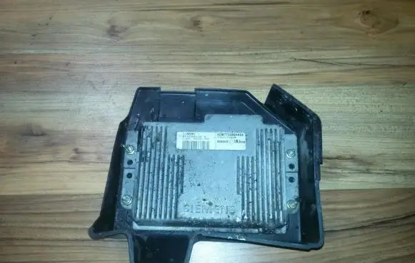 Renault Megane I Engine control unit/module hom7700864454 s115300122a