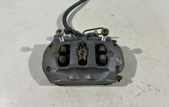Volkswagen Touareg II Rear brake caliper 7P6615403M 1106128M5 7P0615423