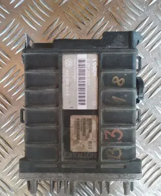 Volkswagen PASSAT B3 Engine control unit/module 0261200277 443907311E