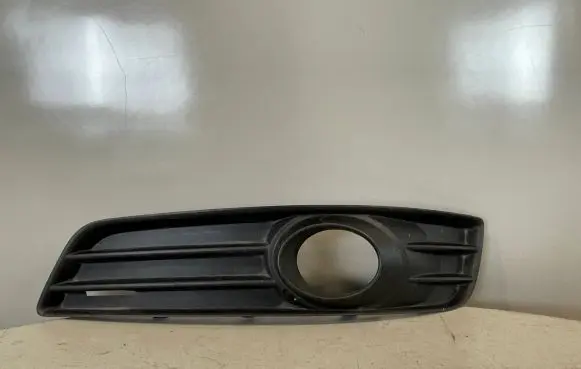 Audi A3 S3 8P Front bumper lower grill 8P0807681H