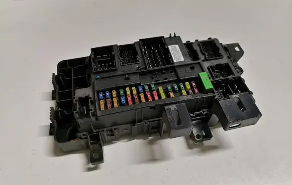 Ford Mustang VI Fuse module FR3T15604BH
