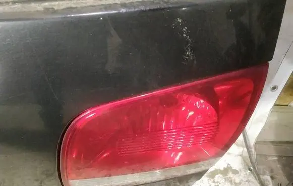Volkswagen Touareg I Tailgate rear/tail lights