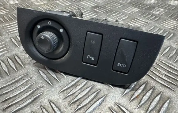 Dacia Logan II Wing mirror switch 684937116R
