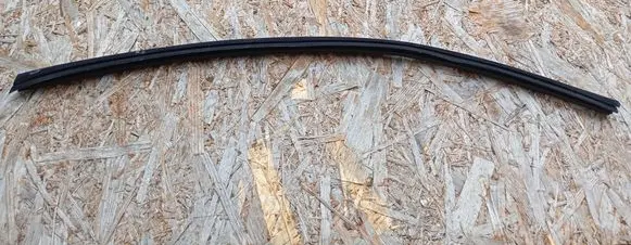 Hyundai i30 Front door glass trim molding 