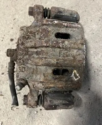 Mitsubishi Space Wagon Front brake caliper