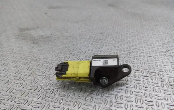 Volkswagen PASSAT B6 Airbag deployment crash/impact sensor 331326