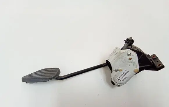 Volvo XC90 Accelerator throttle pedal 30683521