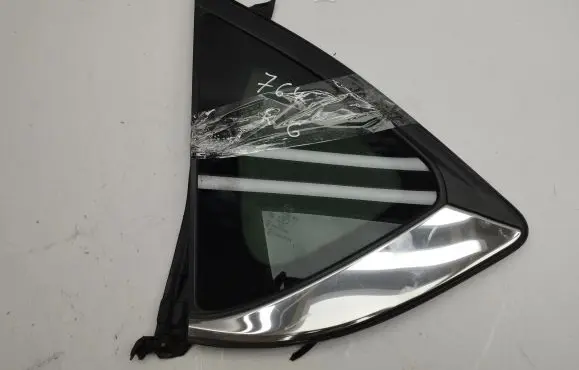 Rear vent window glass