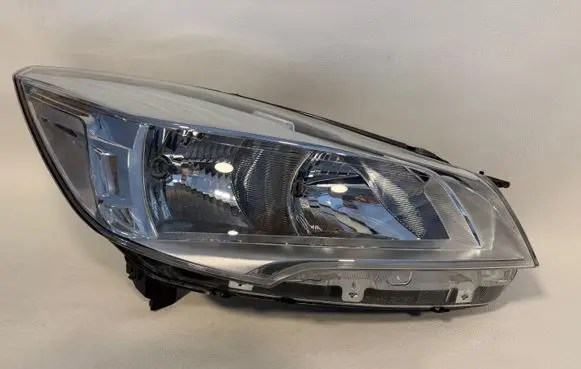 Ford Kuga II Headlight/headlamp CV4413W029