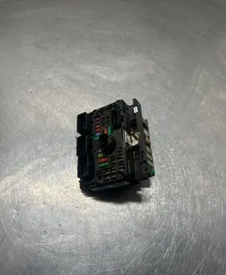 Citroen C4 I Fuse module S118983004Q BSML0400