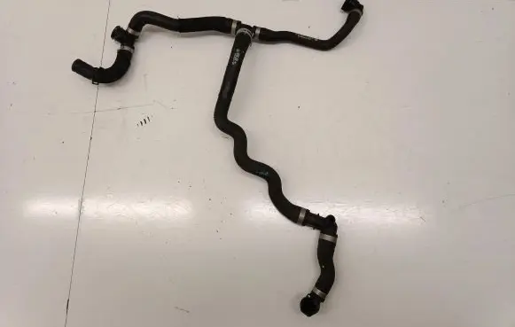 Mini Cooper Countryman F60 Engine coolant pipe/hose 9367389 8616010