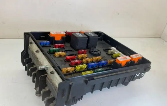 Volkswagen PASSAT CC Fuse module 3C0937125A 63595743