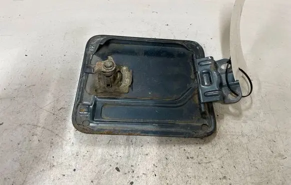 Mitsubishi Pajero Fuel tank cap