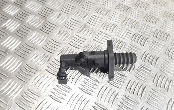 Clutch slave cylinder