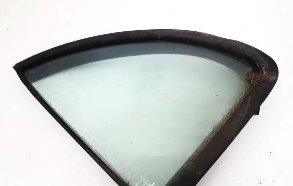 Rear vent window glass