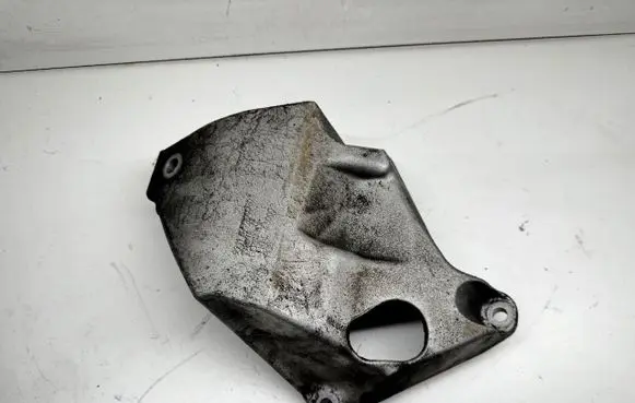 Engine mounting bracket