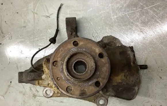 Volvo S60 Front wheel hub