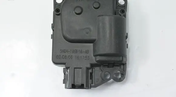Nissan Navara Air flap motor/actuator 19E616AB