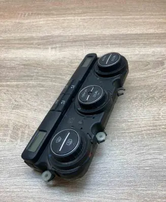 Volkswagen PASSAT B6 Climate control unit 746775 74677530
