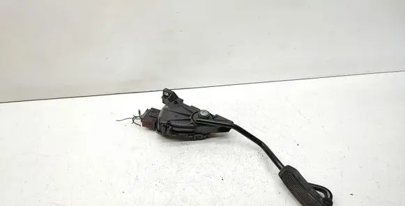 Nissan Almera N16 Accelerator throttle pedal 18002AU410