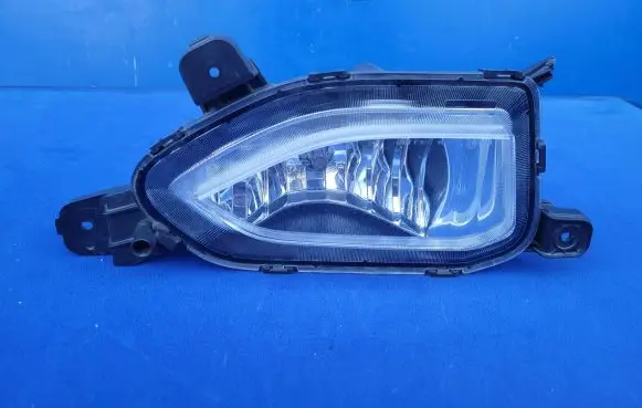 Hyundai Kona I Front fog light 92202J9