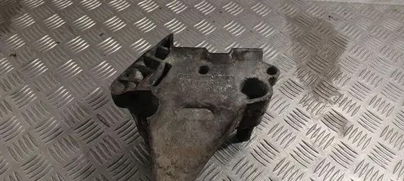 Skoda Octavia Mk2 (1Z) Engine mounting bracket 03G199207G