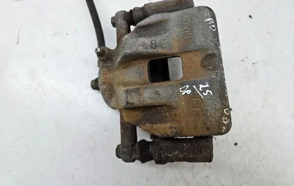 Suzuki Grand Vitara II Front brake caliper