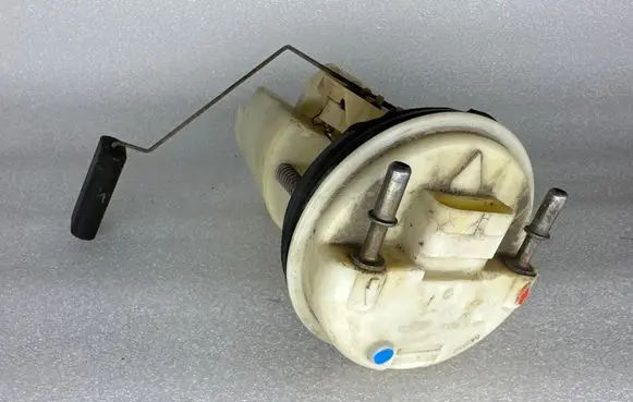 Volvo S40, V40 In-tank fuel pump 09750409905