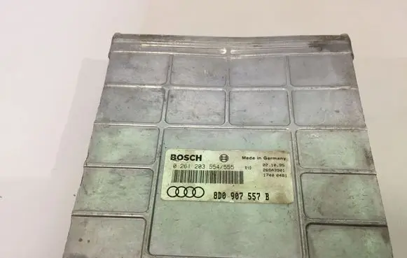 Audi A4 S4 B5 8D Engine control unit/module 8D0907557B 0261203554555