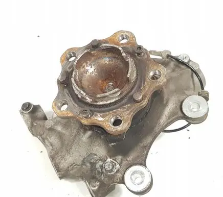 BMW M4 F82 F83 Front wheel hub 2284235