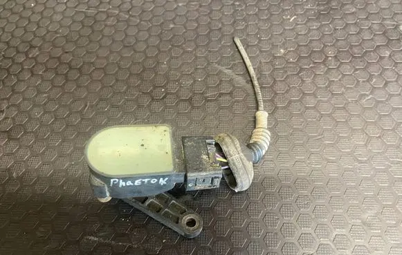Volkswagen Phaeton Headlight/headlamp level sensor 