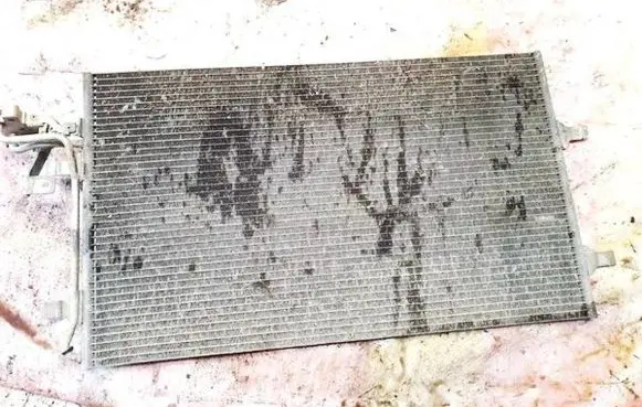 A/C cooling radiator (condenser)
