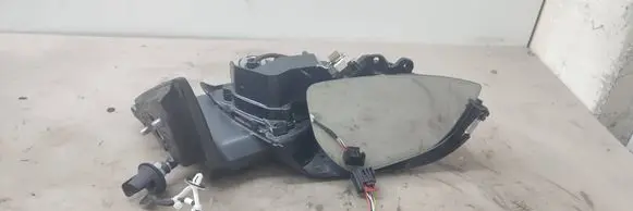 Front door electric wing mirror