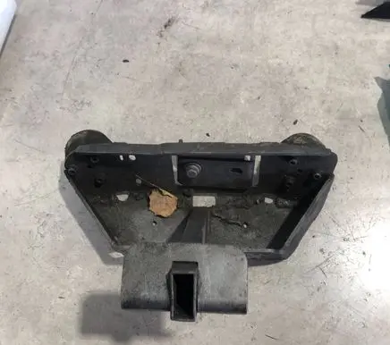 Microcar M.GO Engine mounting bracket