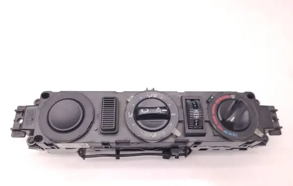 Mercedes-Benz Sprinter W901 W902 W903 W904 Climate control unit 5HB00805703 A0008306385 ZGS006Q17