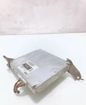 Toyota Avensis T250 Engine control unit/module 8966105690 1758006325 MB1758006325
