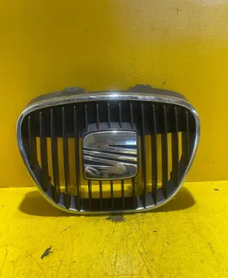 Seat Ibiza III (6L) Front grill 6L0853654