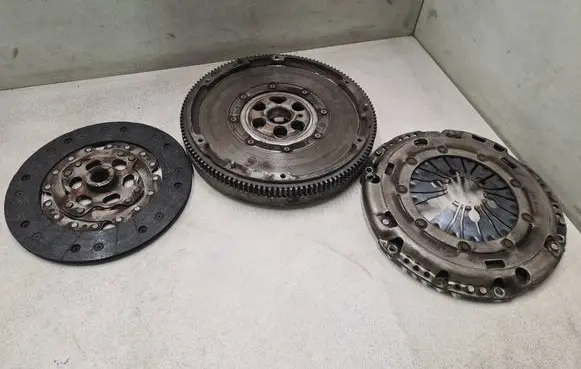 Volkswagen Golf VI Clutch set kit 03G105266BM 03G105264AD