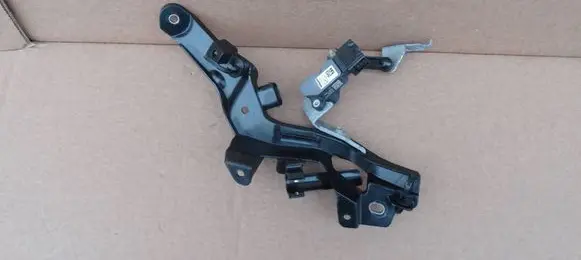 Volvo XC90 Rear air suspension level height sensor 32246988