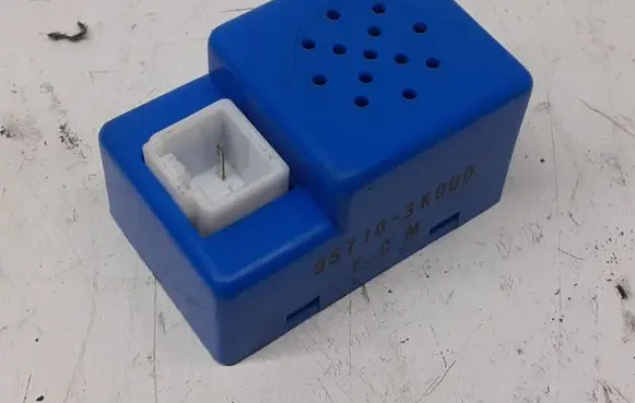 Hyundai ix 55 Horn buzzer relay 957103K000