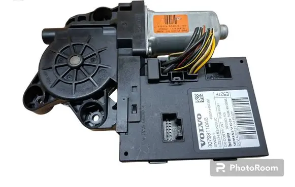 Volvo V50 Front door window regulator motor 30798110AB