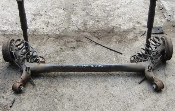Toyota Yaris Rear axle beam 112206