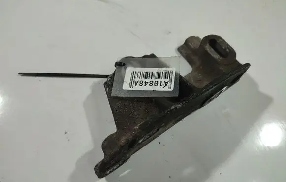 Seat Alhambra (Mk1) Engine mounting bracket 