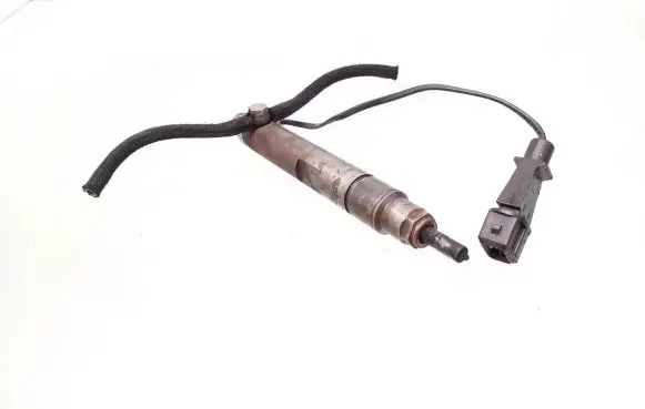 Audi A4 S4 B5 8D Fuel injector 028130201S