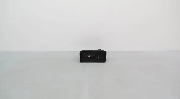 Land Rover Range Rover Evoque L538 Tailgate/boot open switch button BJ3211654BB